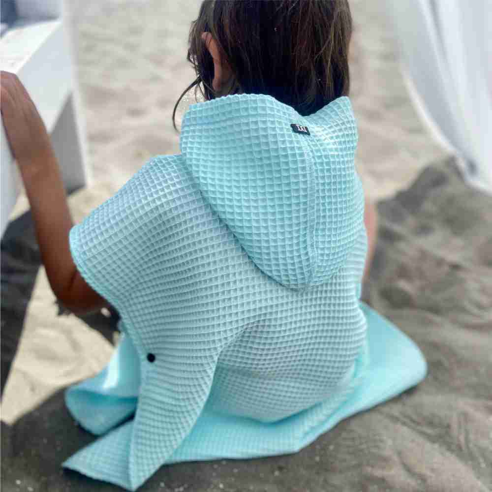 Badeponcho Minztürkis zum Einkuscheln am Strand nach dem Baden