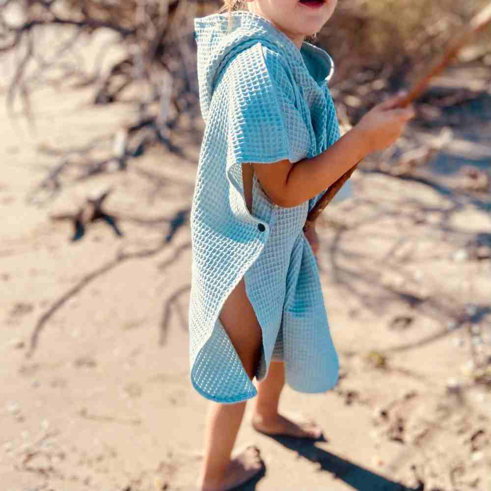 Badeponcho Pastell Tuerkis zum Baden im Meer oder Freibad