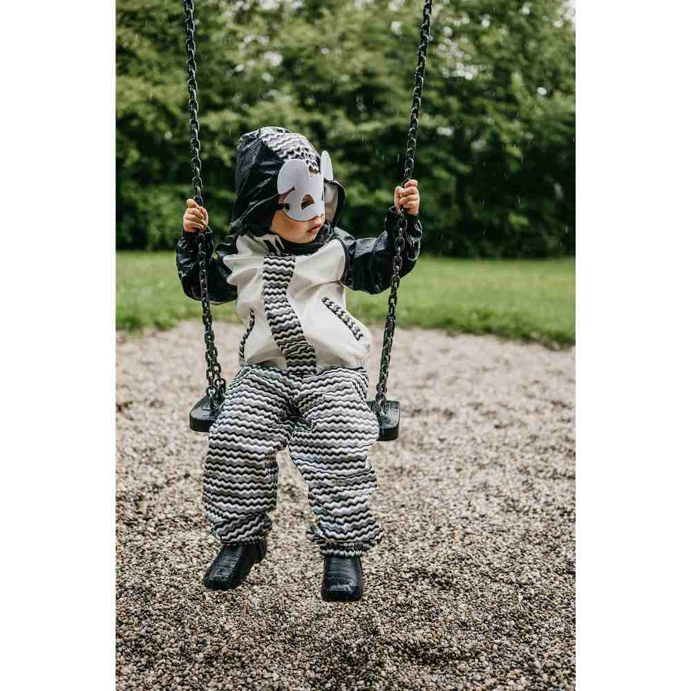 Regenset aus Regenmanel und Regenhose für Kleinkinder und Kinder in Schwarz, Weiß und grau für coole Jungen und Mädchen 